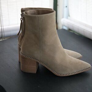 Steve Madden Aquarius Beige Suede Booties w/Studs 8M ~Like New~